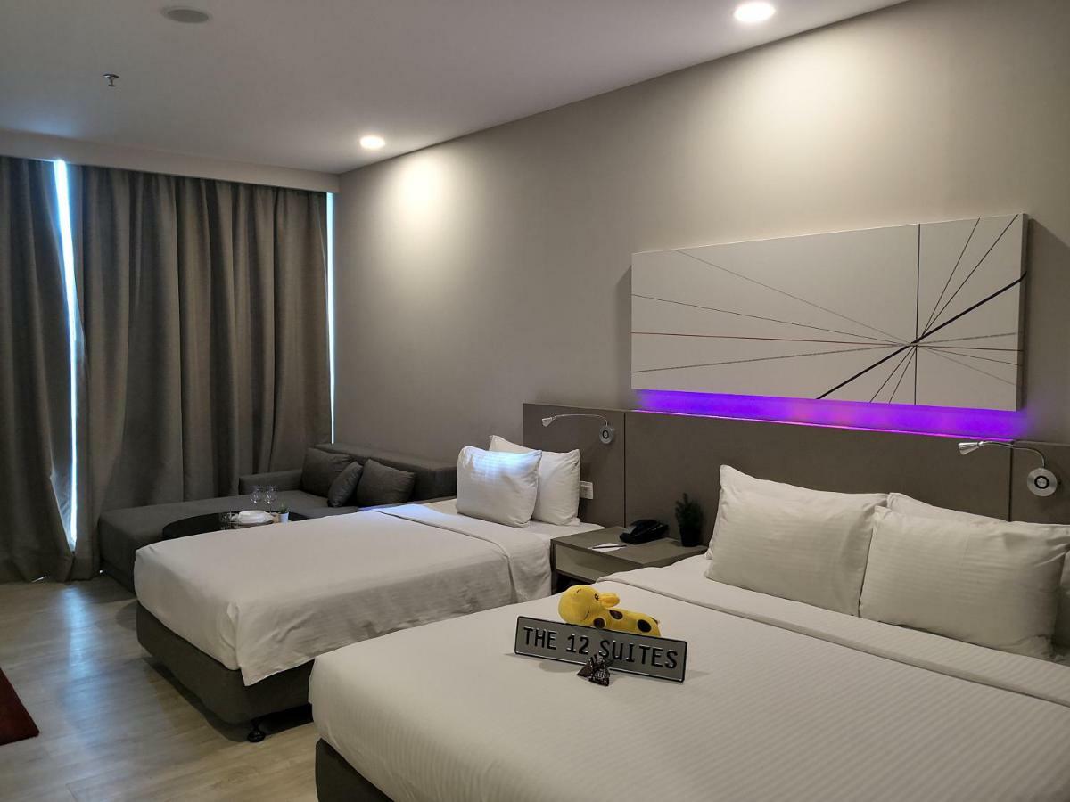 The 12 Suites @ Empire Damansara Petaling Jaya Eksteriør billede
