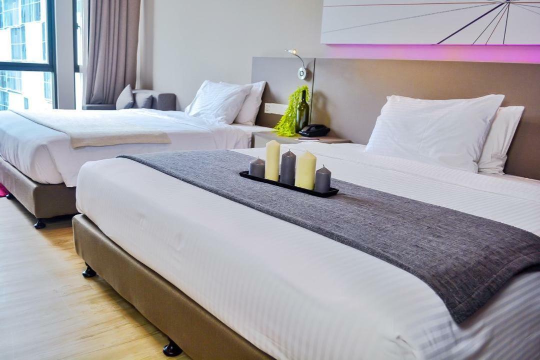 The 12 Suites @ Empire Damansara Petaling Jaya Eksteriør billede
